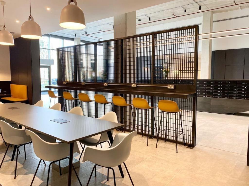 Apartamento Terrace Retreat-cinema & Free Parking